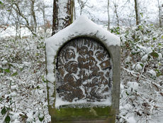 6. Fußfall nach der Neugestaltung von Stadtpfarrer W. Johannes Kowal im Winter (Foto: Karl-Franz Thiede)